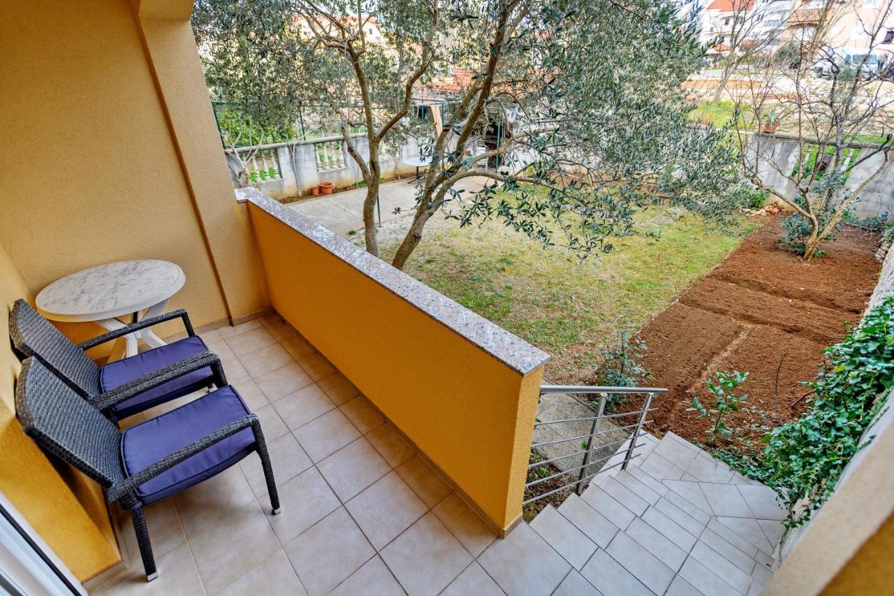 Comfort Apartments In Peaceful Area Zadar - With Garden Exterior photo